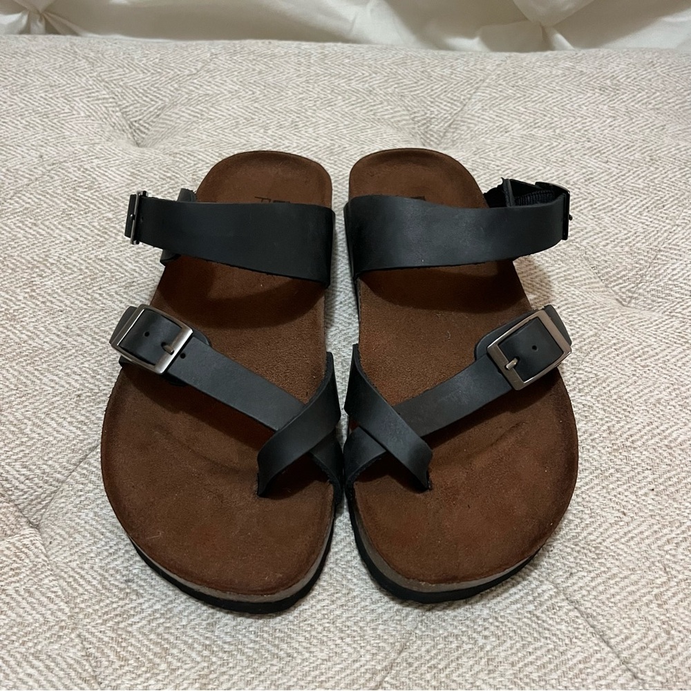 White Mountain Black and Brown Sandals